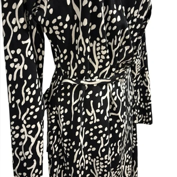 NWT DIANE VON FURSTENBERGxTARGET Long Sleeve Midi Sea Spots Black Wrap Dress - Picture 9 of 16